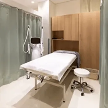 クリニーク 全国5院のプロファイロを受ける施術室