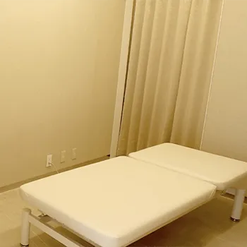 お茶の水美容形成クリニック 全国1院のプロファイロを受ける施術室