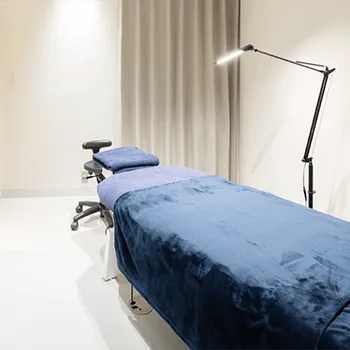 シロノクリニック 全国3院のプロファイロを受ける施術室