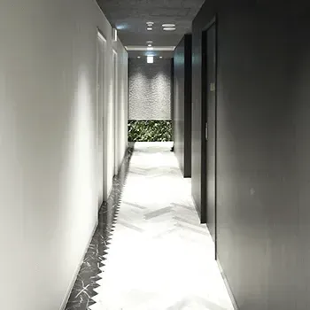 TAクリニック 千葉付近1院のオンダリフトを受ける前の廊下