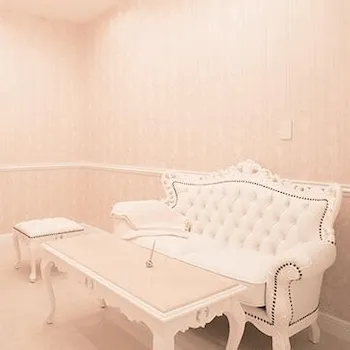 A CLINIC 福岡院のケミカルピーリングを受ける前のカウンセリングルーム