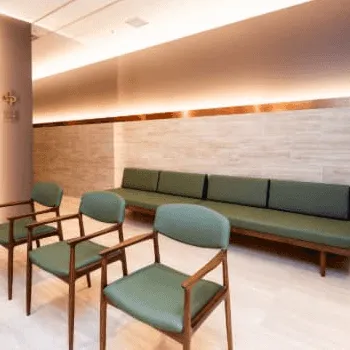 あきこ天神クリニックのケミカルピーリングを受ける前の待合室