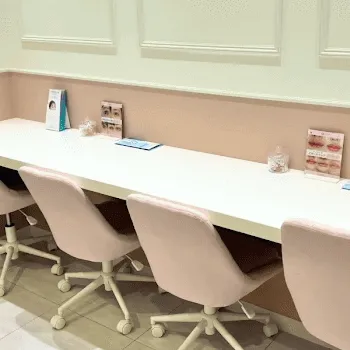 ルラ(LULA)美容クリニック 福岡2院のケミカルピーリングを受ける前の待合室