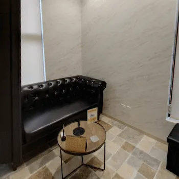 福岡TAクリニックのケミカルピーリングを受ける前の待合室