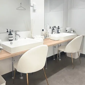 クララ美容皮膚科 福岡天神院のジャルプロスーパーハイドロを受けた後のパウダールーム