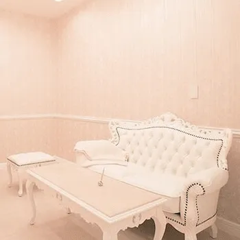 A CLINIC 福岡院のリズネを受ける前の待合室