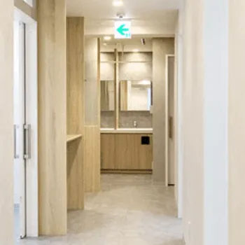 クリニーク福岡天神のフォトフェイシャルを受ける前の廊下