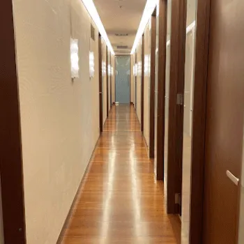 聖心美容クリニック 福岡院のフォトフェイシャルを受ける前の廊下