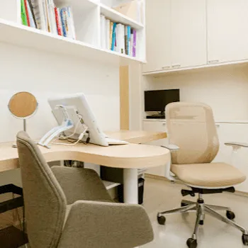 天神みきクリニックのピコスポットを受ける前の診察室