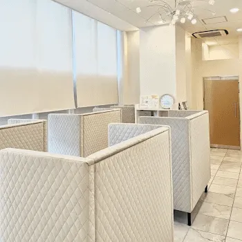 共立美容外科 福岡院のピコトーニングを受ける前の待合室