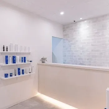 デイリースキンクリニック 福岡院のサブシジョンを受ける前の受付