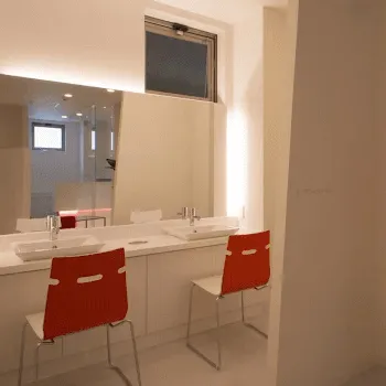 セイコメディカルビューティクリニック 福岡院のサブシジョンを受けた後のパウダールーム