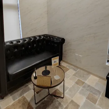 福岡TAクリニックのサブシジョンを受ける前の待合室