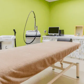 荒木医院の医療脱毛を受ける施術室