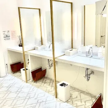 表参道メディカルクリニック 銀座院のピコトーニングを受けた後のパウダールーム