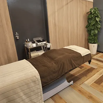 師井美樹クリニックのプルリアルデンシファイを受ける施術室