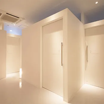 セイコメディカルビューティクリニック 福岡院のプルリアルデンシファイを受ける前の廊下