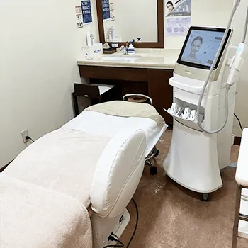 聖心美容クリニック 福岡院のプルリアルデンシファイを受ける施術室