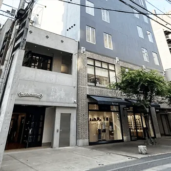 トータルスキンクリニックのプルリアルデンシファイを受けるクリニックが入っているビルの外観