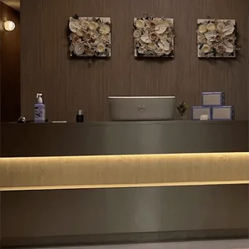 Luxe Beauty clinicのプロファイロを受ける前の受付