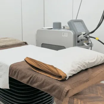 共立美容外科 福岡院の白玉点滴・注射を受ける施術室