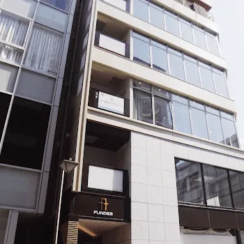 水の森美容クリニック 福岡院の白玉点滴・注射を受けるクリニックが入っているビルの外観