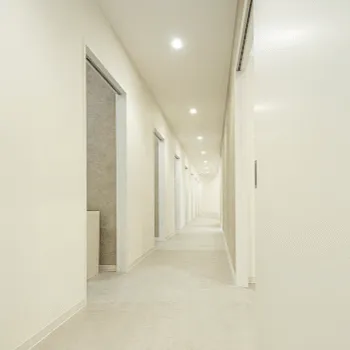 TCB東京中央美容外科 福岡3院の白玉点滴・注射を受ける前の廊下