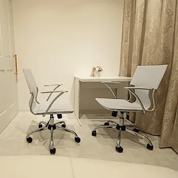 TCB東京中央美容外科 池袋駅前院のピコトーニングを受ける前の診察室