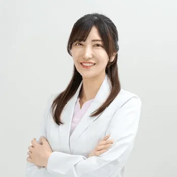 金沢ふたえのクリニックf-clinicのリズネを担当する医師