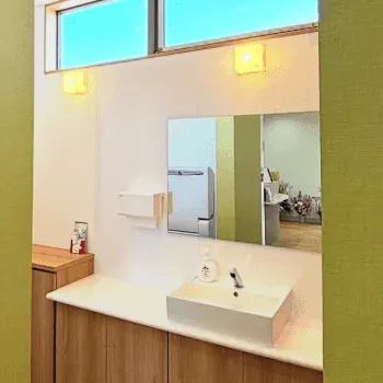 あきば皮膚科クリニックのサブシジョンを受けた後のパウダールーム