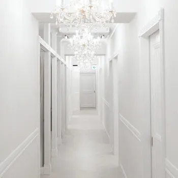 A CLINIC 横浜院のピコスポットを受ける前の廊下