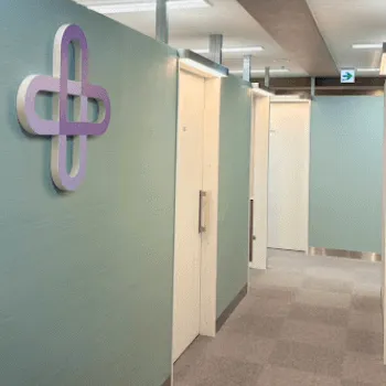 UB CLINIC 横浜のピコスポットを受ける前の廊下