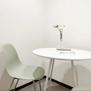 なつこクリニックのプルリアルデンシファイを受ける前のカウンセリングルーム