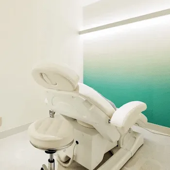 Kobe OCEANS Clinicのリズネを受ける施術室