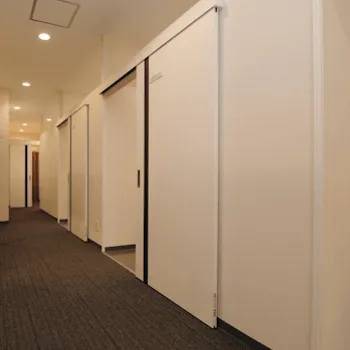 神戸ゆりクリニックのフォトフェイシャルを受ける前の廊下