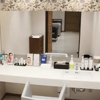 新神戸ウェルネスクリニック美容皮膚科のピコスポットを受けた後のパウダールーム