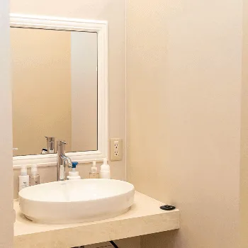 ルラ美容クリニック 神戸院のプルリアルデンシファイを受けた後のパウダールーム