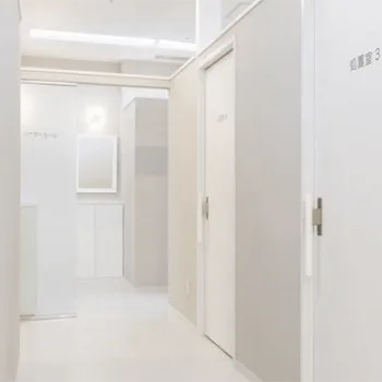 大美会クリニック 神戸院のプルリアルデンシファイを受ける施術室