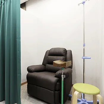 よつば会クリニック 神戸・ハーバーランド院の白玉点滴・注射を受ける施術室