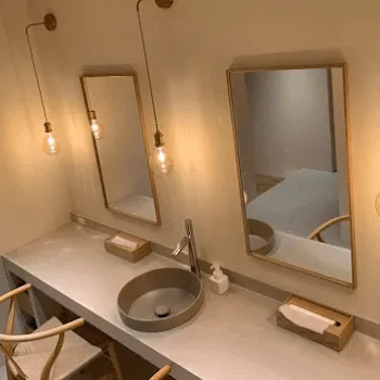 エクリュクリニックのケミカルピーリングを受けた後のパウダールーム