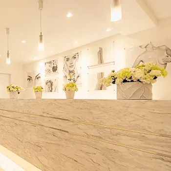 TCB東京中央美容外科 京都2院のケミカルピーリングを受ける前の受付