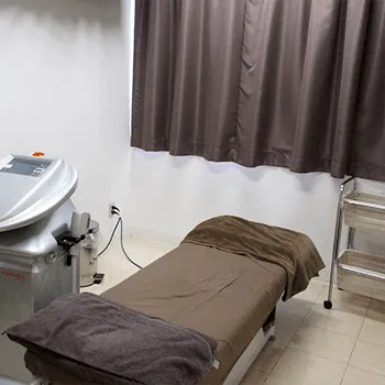 品川スキンクリニック 京都院のエリシスセンスを受ける施術室