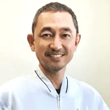 あおばクリニック 京都四条河原町院のフォトフェイシャルを受ける前の診察を担当する医師