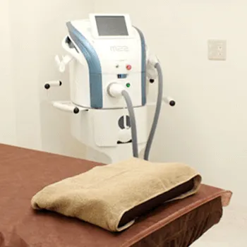 あや皮フ科クリニックのフォトフェイシャルを受ける施術室