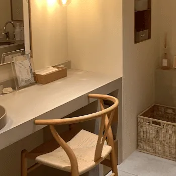 エクリュクリニックのフォトフェイシャルを受けた後のパウダールーム