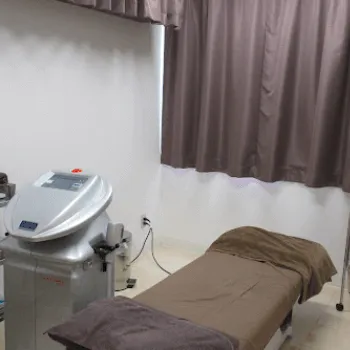 品川スキンクリニック 京都院のフォトフェイシャルを受ける施術室