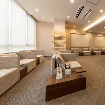 エルムクリニック 京都院のプルリアルデンシファイを受ける前の待合室