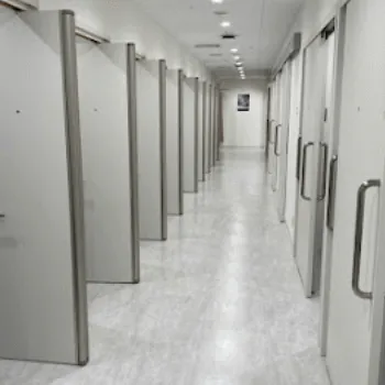 湘南美容クリニック 京都3院の白玉点滴・注射を受ける前の廊下