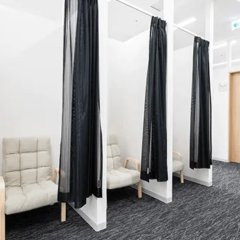 からすま片山形成外科のサブシジョンを受ける前の待合室