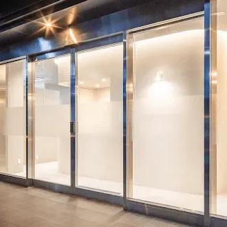 京都駅前美容外科の入口の様子